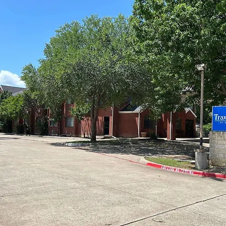Travelodge By Wyndham Arlington/Dallas Area